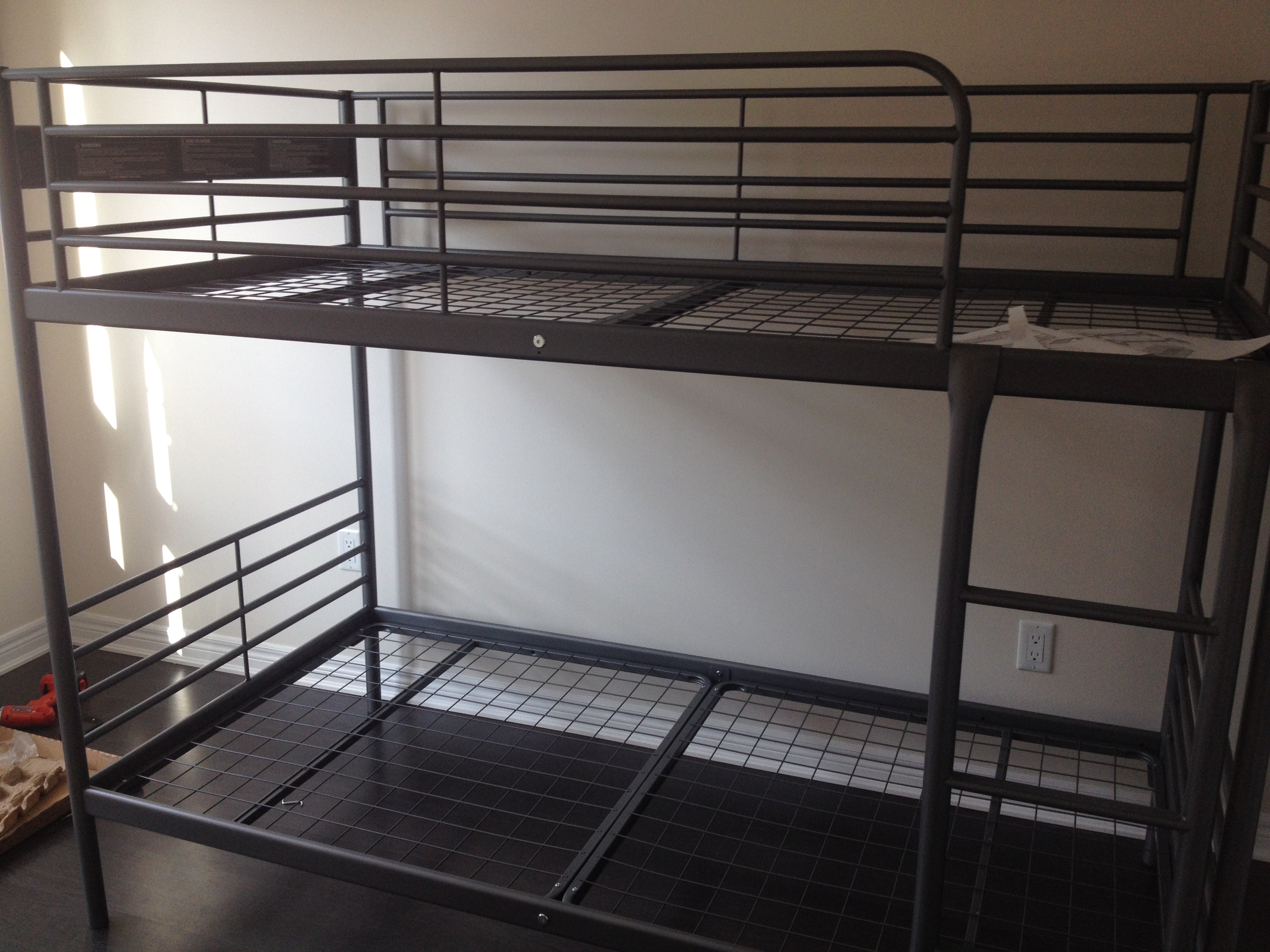 Metal Bunk bed
